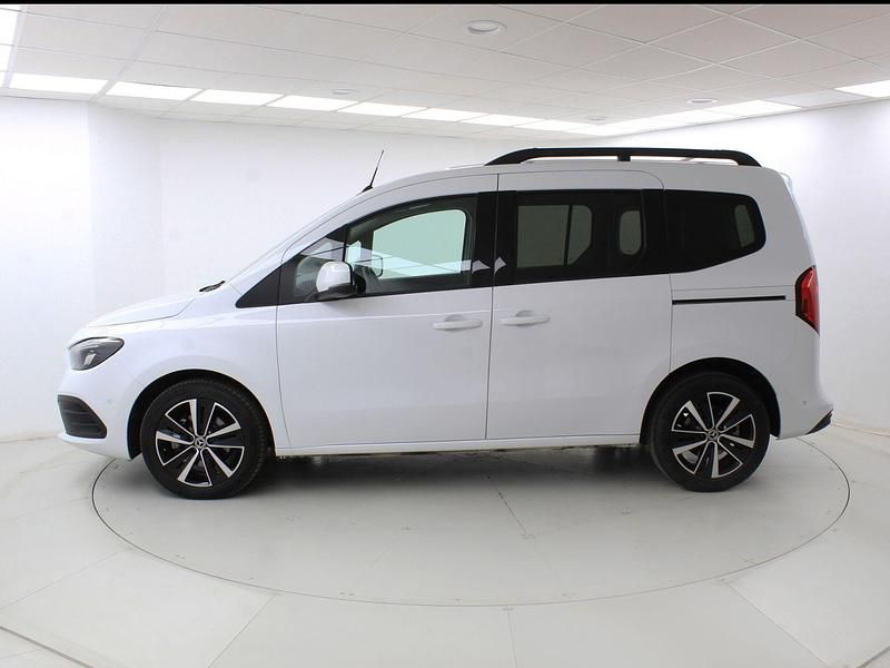 Usado Mercedes T180 Progressive 116 CV (85 kW) 2024 Blanco ártico sólido Monovolumen