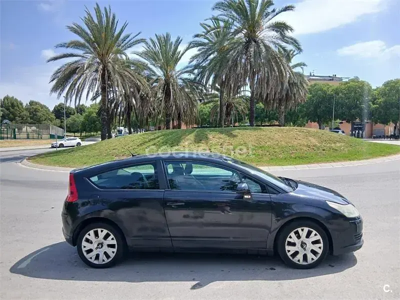 Używany Citroën C4 110 KM (80 kW) 2006 Czarny Sedan/Limuzyna