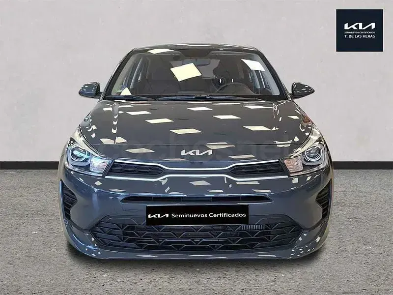 Usado Kia Rio Sport 100 CV (73 kW) 2022 Gris / plata Berlina