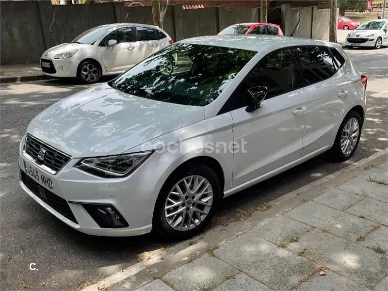 Usado Seat Ibiza FR 110 CV (80 kW) 2023 Blanco Utilitario
