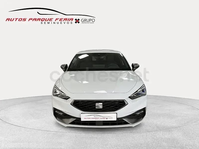 Usado Seat Leon FR 116 CV (85 kW) 2025 Blanco Berlina