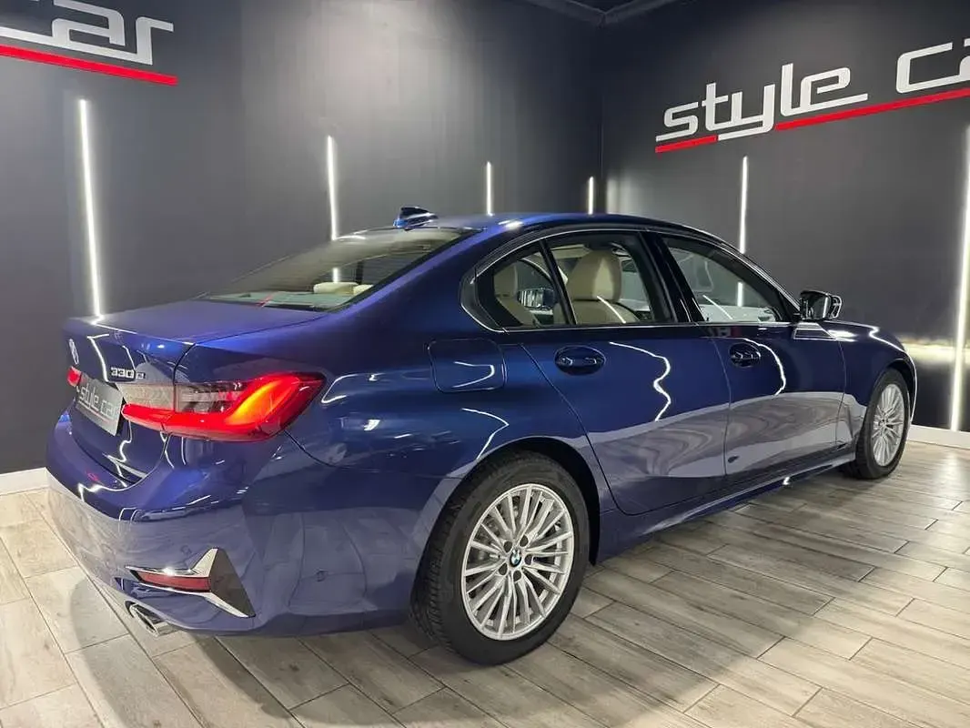 Usado BMW 330e Comfort Edition 292 CV (214 kW) 2020 Azul Berlina