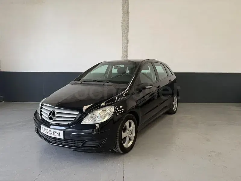 Usado Mercedes B180 109 CV (80 kW) 2009 Negro Monovolumen