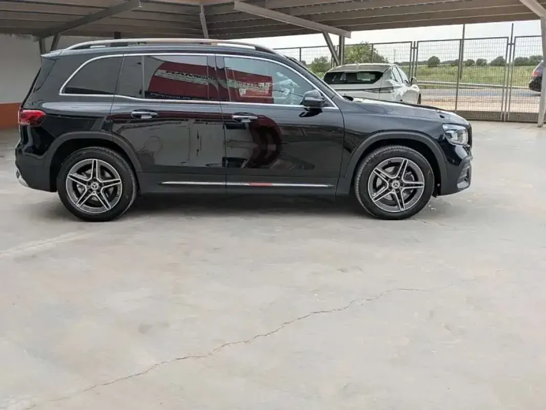 Usado Mercedes GLB200 Premium 150 CV (110 kW) 2024 Negro SUV