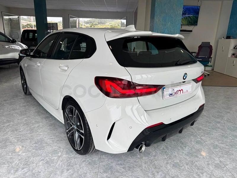 Usado BMW 118 M Sport 136 CV (100 kW) 2021 Blanco Utilitario