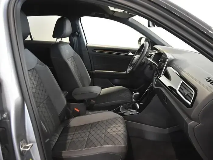 Usado VW T-Roc R-line 150 CV (110 kW) 2022 Gris/plata SUV