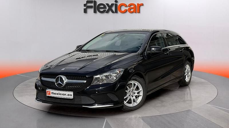 Usado Mercedes CLA180 109 CV (80 kW) 2017 Negro Berlina