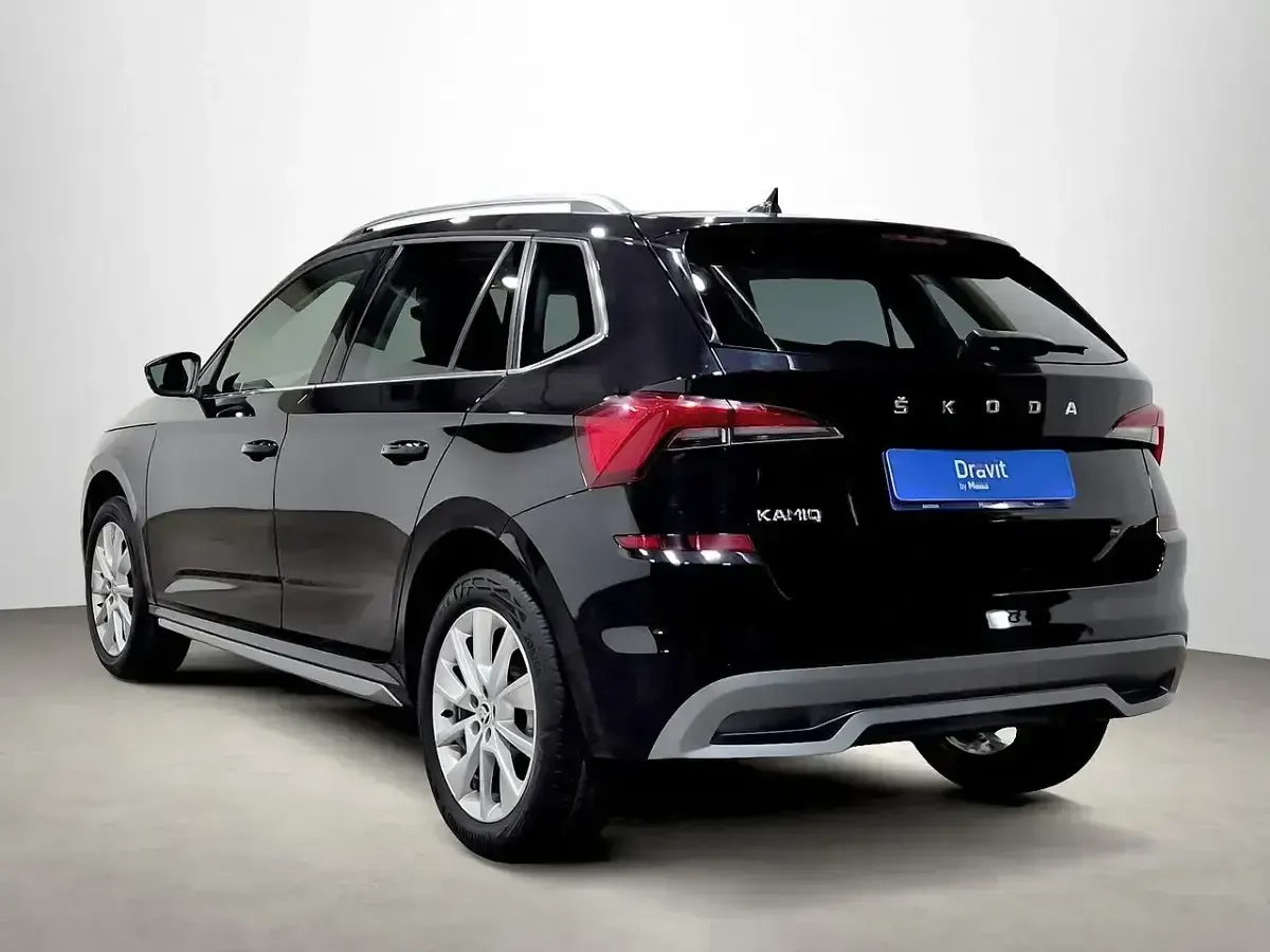 Usado Skoda Kamiq Style 150 HP (110 kW) 2022 Preto SUV
