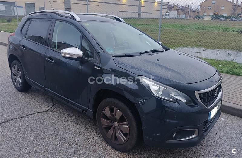 Usado Peugeot 2008 Style 100 CV (73 kW) 2018 Negro SUV