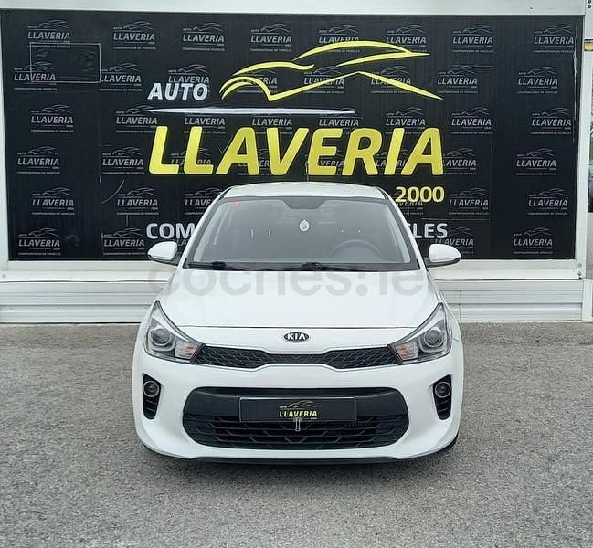 Usado Kia Rio 100 CV (73 kW) 2019 Blanco Berlina