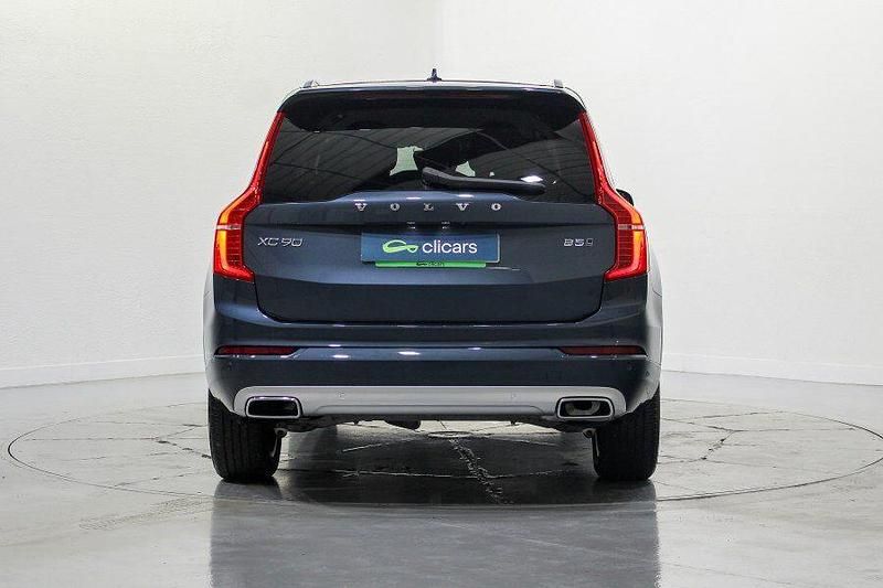 Usado Volvo XC90 Momentum 235 CV (172 kW) 2021 Gris SUV