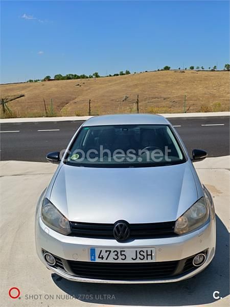 Usado VW Golf VII Advance 105 CV (77 kW) 2012 Gris / plata Berlina