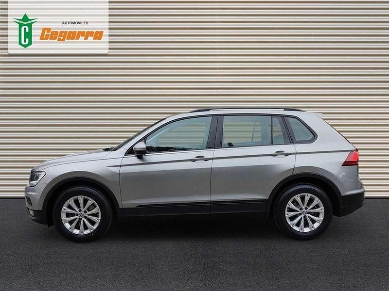 Usado VW Tiguan Edition 131 CV (96 kW) 2019 Gris SUV