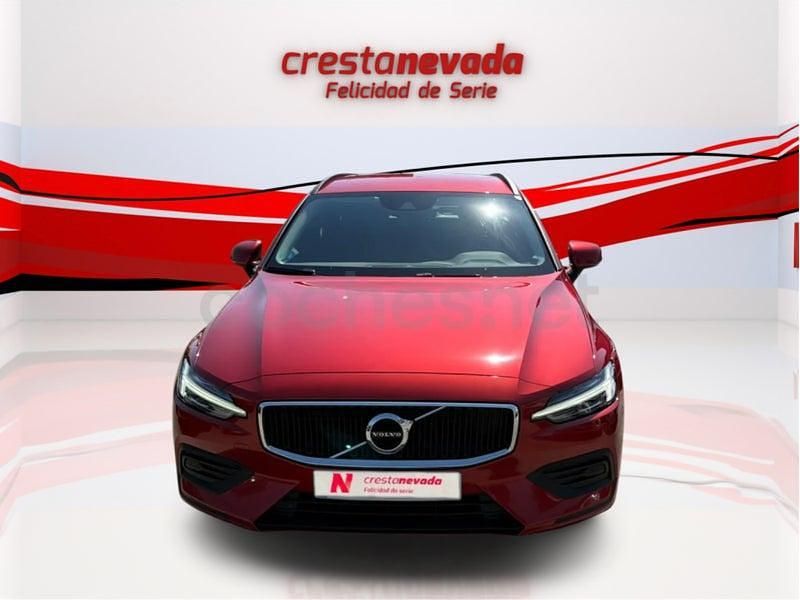 Usado Volvo V60 Momentum 197 CV (144 kW) 2022 Rojo Familiar