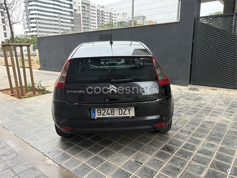 Usado Citroën C4 138 CV (101 kW) 2006 Negro Berlina