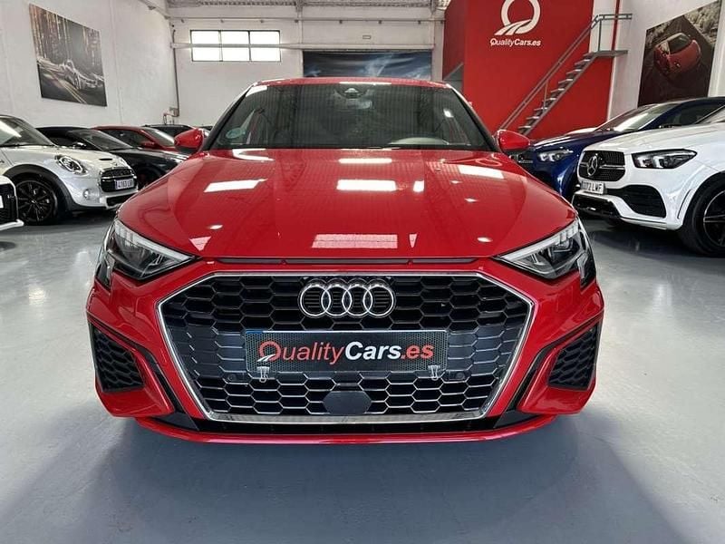 Usado Audi A3 Sportback S-Line 116 CV (85 kW) 2022 Rojo Utilitario