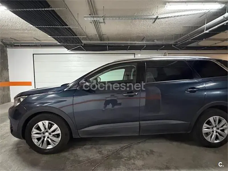 Usado Peugeot 5008 Active 130 CV (95 kW) 2018 Azul SUV