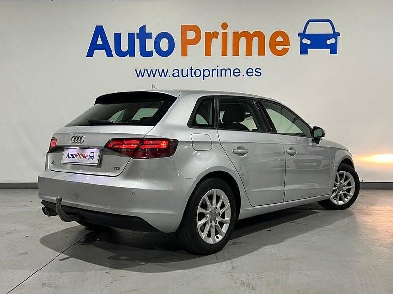 Usado Audi A3 Ambition 150 CV (110 kW) 2013 Gris / plata Berlina