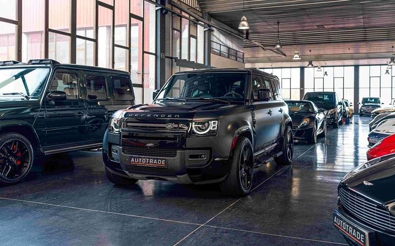 Usado Land Rover Defender Carpathian Edition 525 CV (386 kW) 2023 Gris SUV