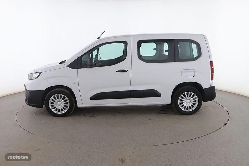 Usado Toyota Proace City City 100 CV (73 kW) 2024 Blanco Monovolumen