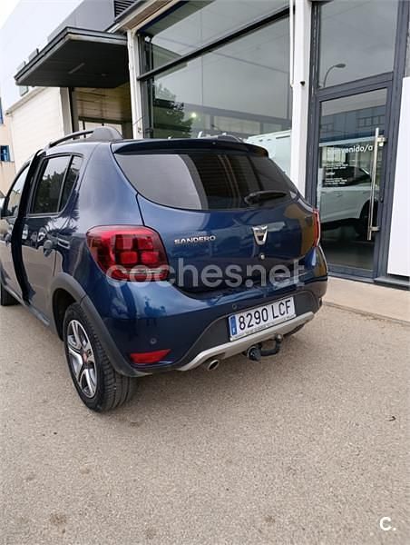 Usado Dacia Sandero Comfort 95 CV (69 kW) 2019 Azul Berlina