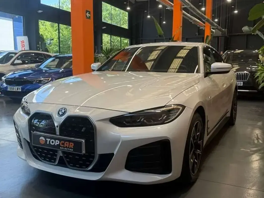 Usado BMW i4 M Sport 250 kW (340 CV) 2024 Blanco Berlina
