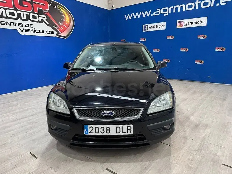 Usado Ford Focus Titanium 136 CV (100 kW) 2005 Negro Berlina