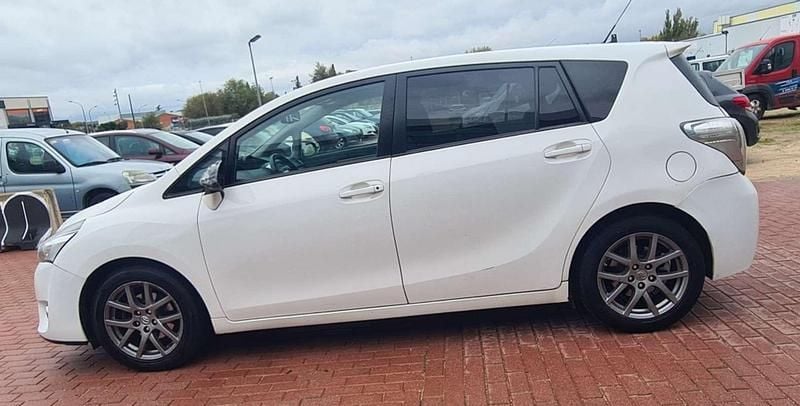 Usado Toyota Verso Advance 111 CV (81 kW) 2014 Blanco Monovolumen