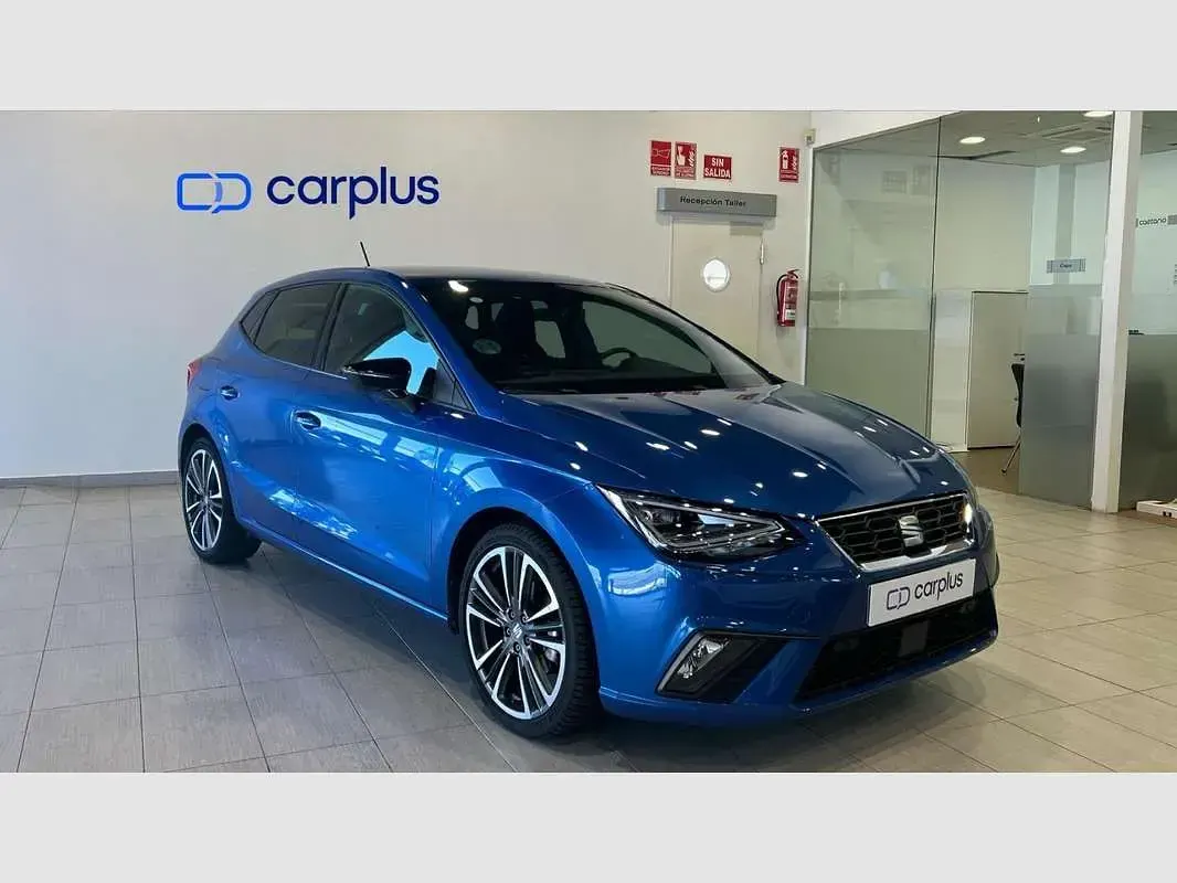 Usado Seat Ibiza FR 150 CV (110 kW) 2024 Azul Utilitario