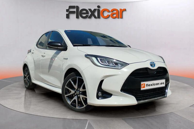 Blanco Usado 2021 Toyota Yaris Hybrid Active Berlina | 17.890 € (Precio justo) - Imagen 1/4