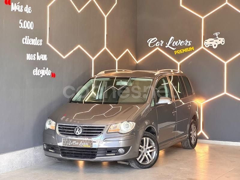 Gris / plata Usado 2007 VW Touran Highline Monovolumen | 7500 € (Precio justo) - Imagen 1/4