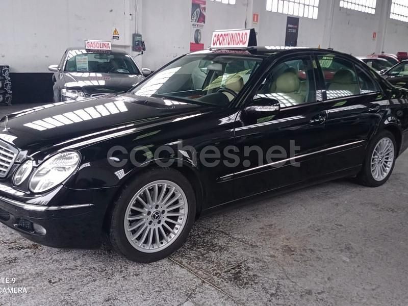 Usado Mercedes E220 Elegance 150 CV (110 kW) 2006 Negro Berlina