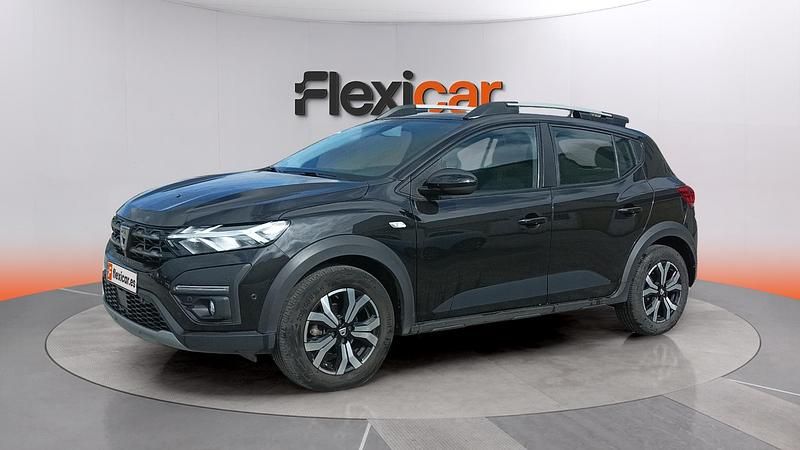 Käytetty Dacia Sandero Essentiel 91 HP (66 kW) 2022 Musta Sedan