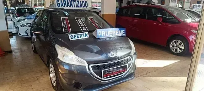 Usado Peugeot 208 Active 80 CV (58 kW) 2013 Gris Utilitario