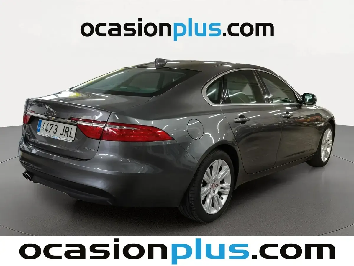 Usado Jaguar XF Prestige 180 CV (132 kW) 2016 Gris Berlina