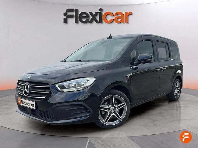 Usado Mercedes T180 116 CV (85 kW) 2022 Negro Monovolumen