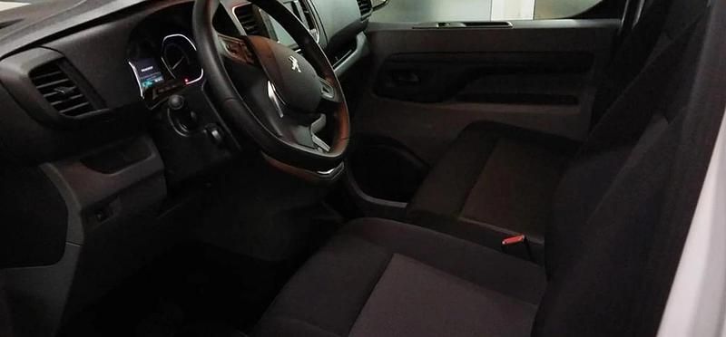 Usado Peugeot e-Expert 100 kW (136 CV) 2022 Epr blanc icy Van