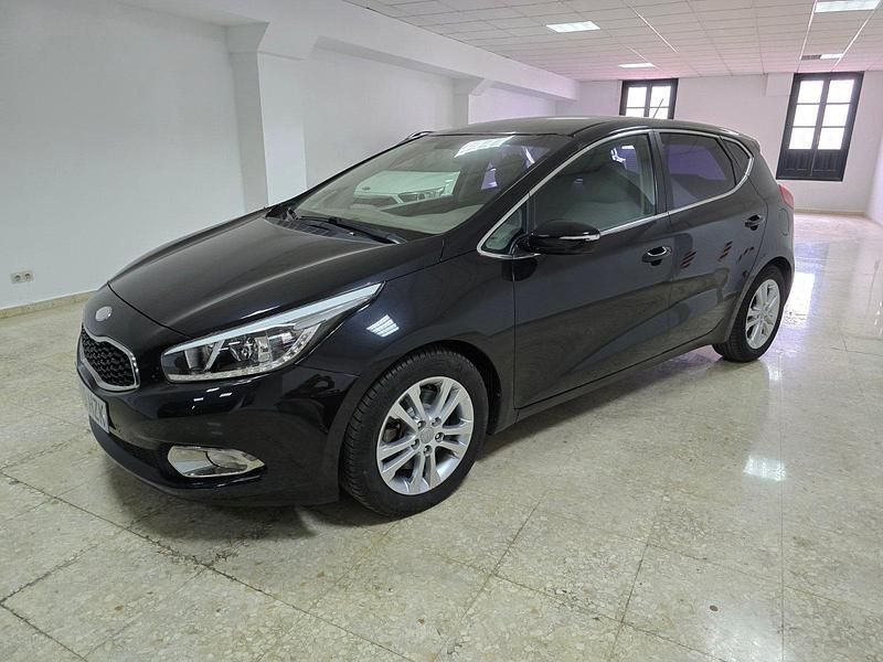 Negro Usado 2014 Kia Ceed Utilitario | 10.490 € (Precio justo) - Imagen 1/4