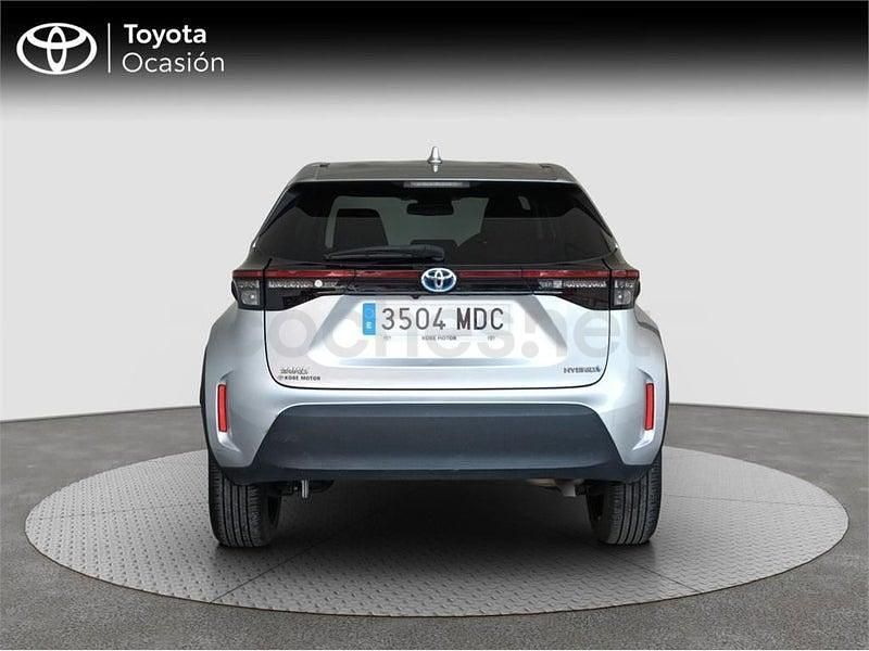 Usado Toyota Yaris Cross Style 116 CV (85 kW) 2022 Gris / plata SUV
