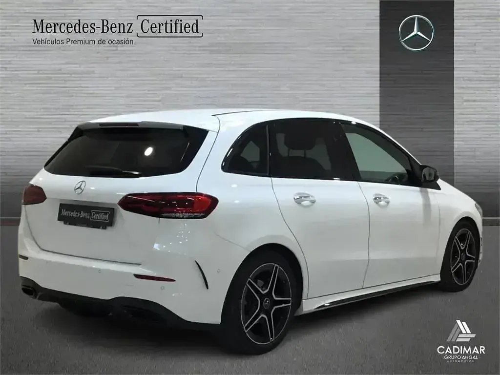 Usado Mercedes B200 AMG line 150 CV (110 kW) 2021 Blanco Utilitario