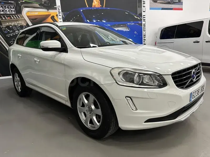 Usado Volvo XC60 Momentum 190 CV (139 kW) 2017 Blanco SUV