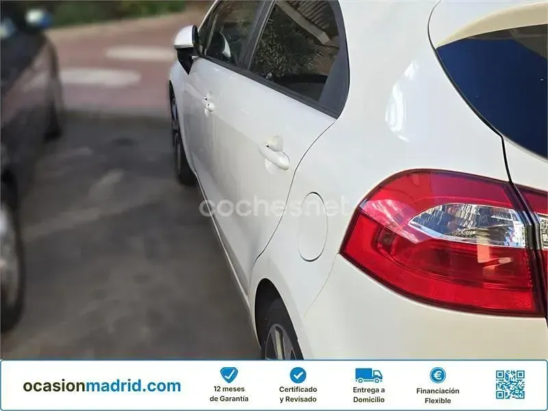 Usado Kia Rio 84 CV (61 kW) 2016 Blanco Utilitario