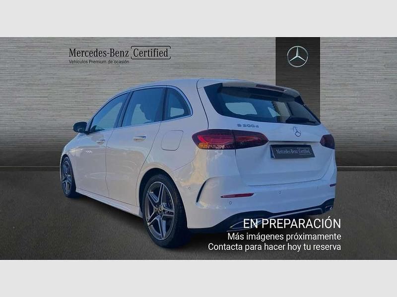 Usado Mercedes B200 150 CV (110 kW) 2025 Blanco Monovolumen