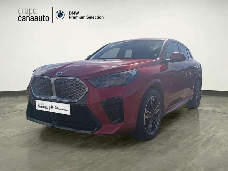 Rojo Usado 2025 BMW iX2 SUV | 39.900 € (Buen precio) - Imagen 1/4