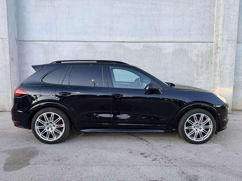 Usado Porsche Cayenne GTS 420 CV (308 kW) 2013 Negro SUV