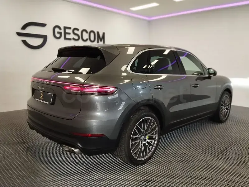 Usado Porsche Cayenne 462 CV (339 kW) 2019 Gris / plata SUV