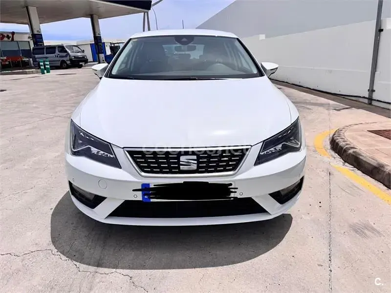 Usado Seat Leon XCELLENCE 150 CV (110 kW) 2018 Blanco Berlina