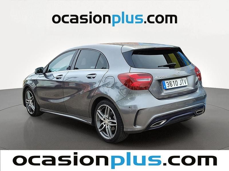 Usado Mercedes A200 AMG line 136 CV (100 kW) 2016 Gris Utilitario