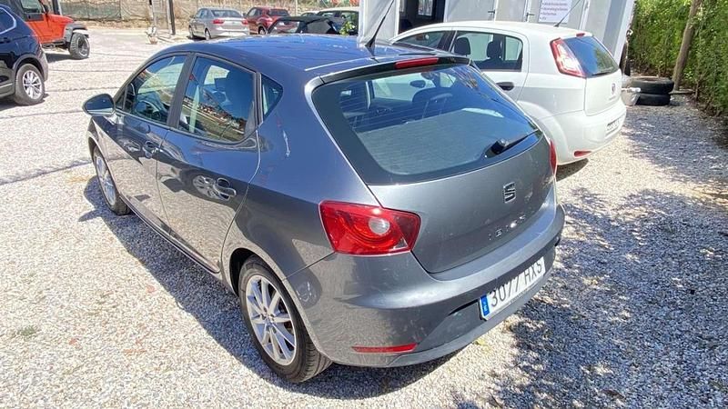 Käytetty Seat Ibiza Reference 90 HP (66 kW) 2014 Harmaa Viistoperä