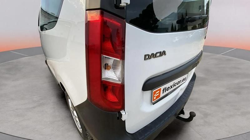 Usado Dacia Dokker Essentiel 95 CV (69 kW) 2021 Blanco Monovolumen